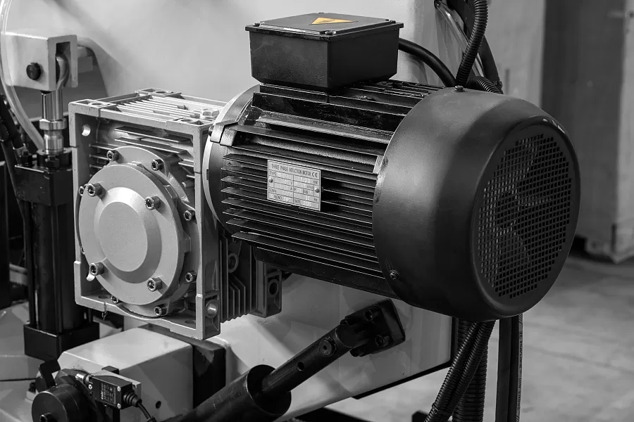 Полуавтоматический ленточнопильный станок Stalex BS-460G-JC