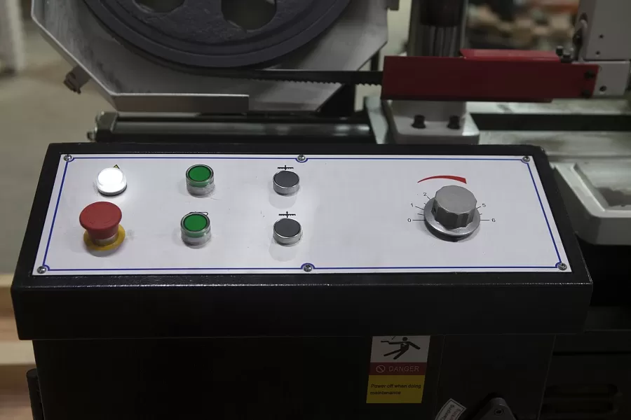 Полуавтоматический ленточнопильный станок Stalex TBK-4228