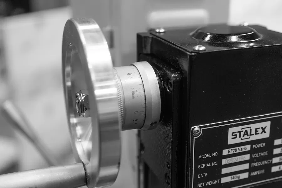 Настольный фрезерный станок STALEX SBM-28 Vario